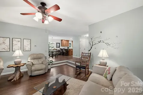 3509 Mountain Top Way Hendersonville NC 28739