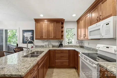 3509 Mountain Top Way Hendersonville NC 28739
