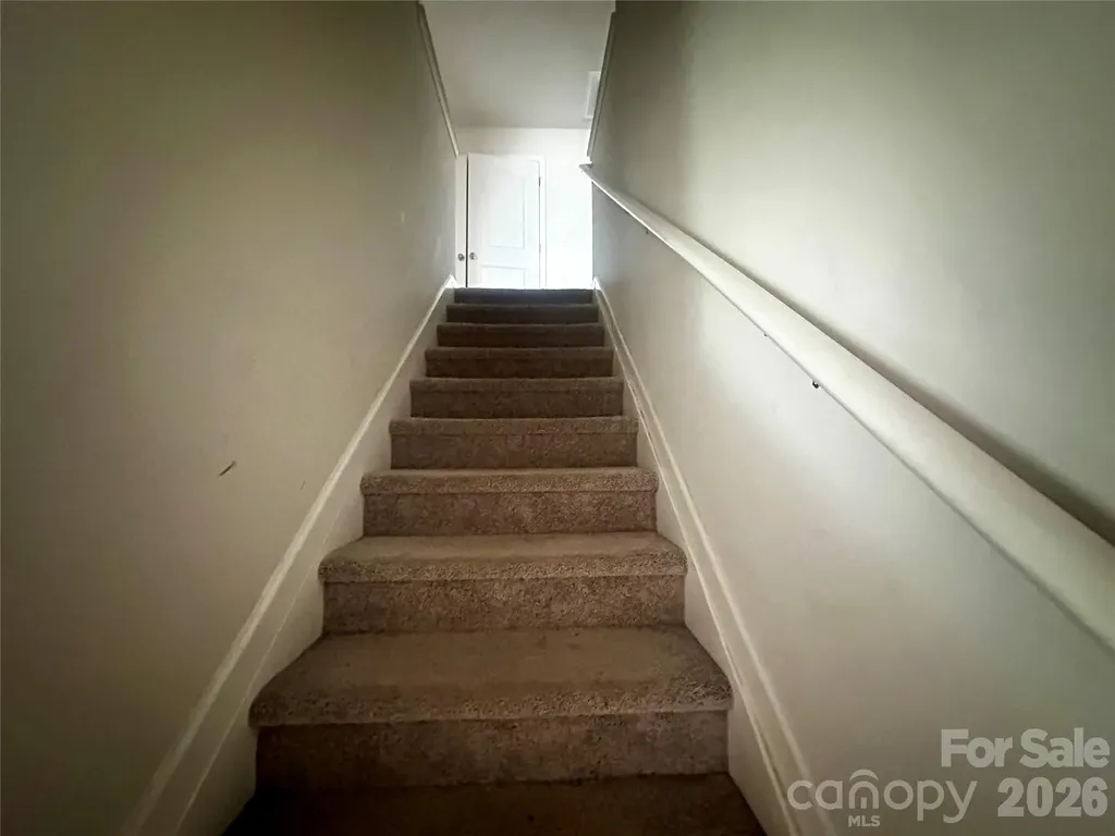 1050 Glenbriar Court Woodleaf NC 27054