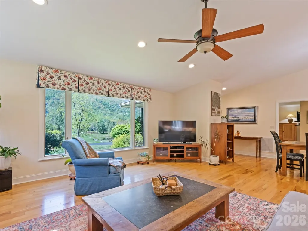9 Golfview Drive Maggie Valley NC 28751