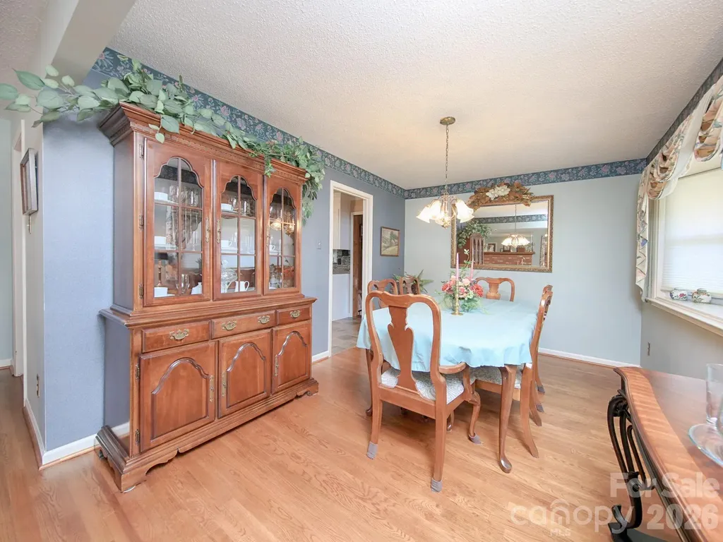 1005 Forest Park Drive Statesville NC 28677