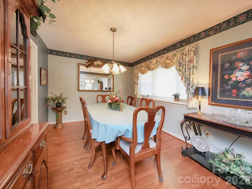 1005 Forest Park Drive Statesville NC 28677