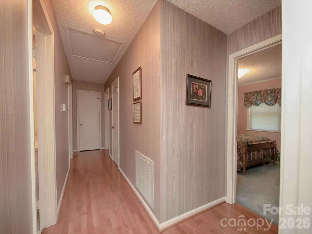 1005 Forest Park Drive Statesville NC 28677