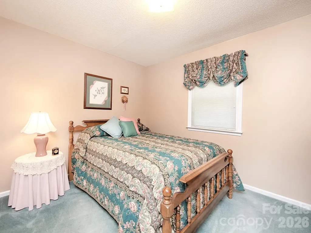 1005 Forest Park Drive Statesville NC 28677