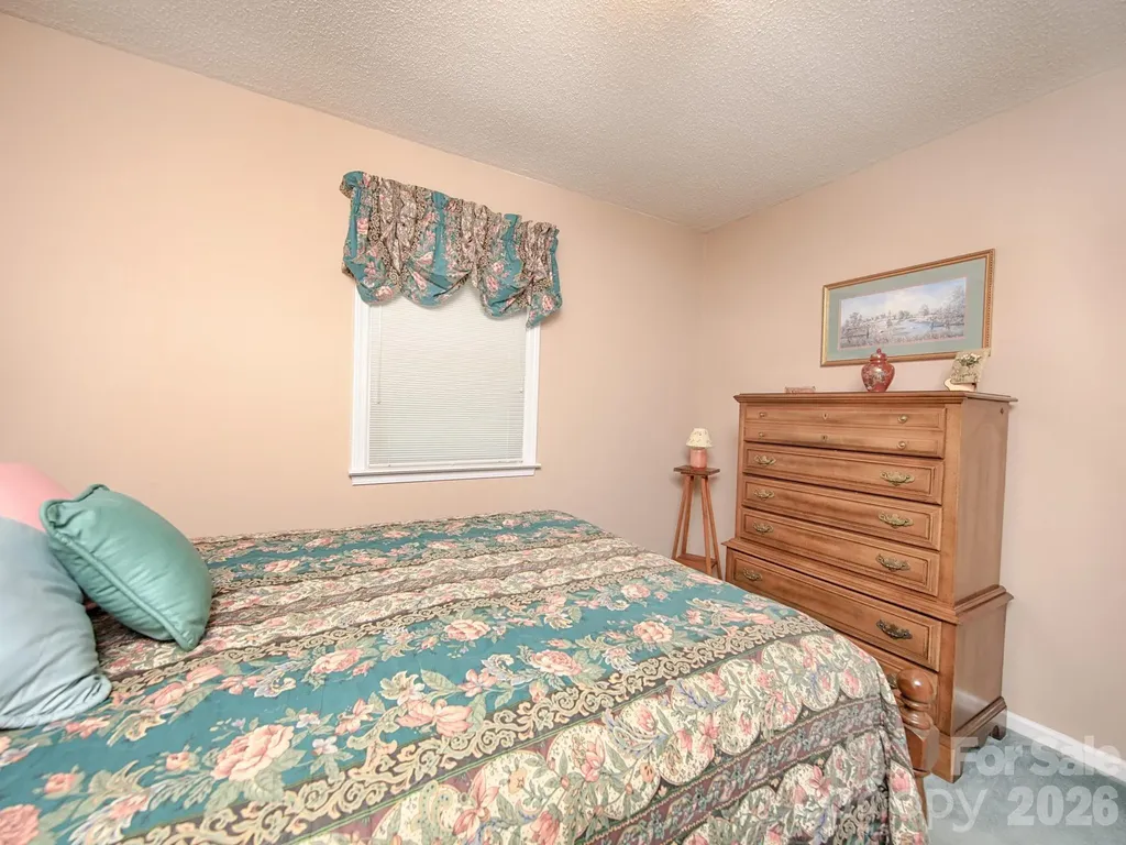 1005 Forest Park Drive Statesville NC 28677