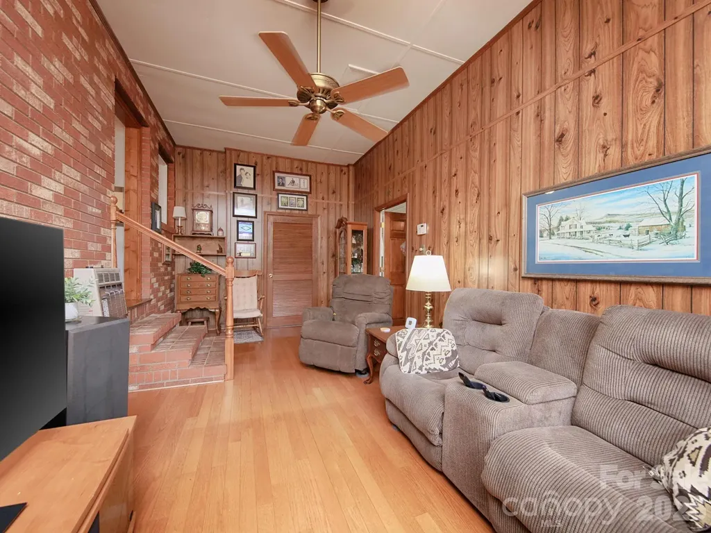 1005 Forest Park Drive Statesville NC 28677