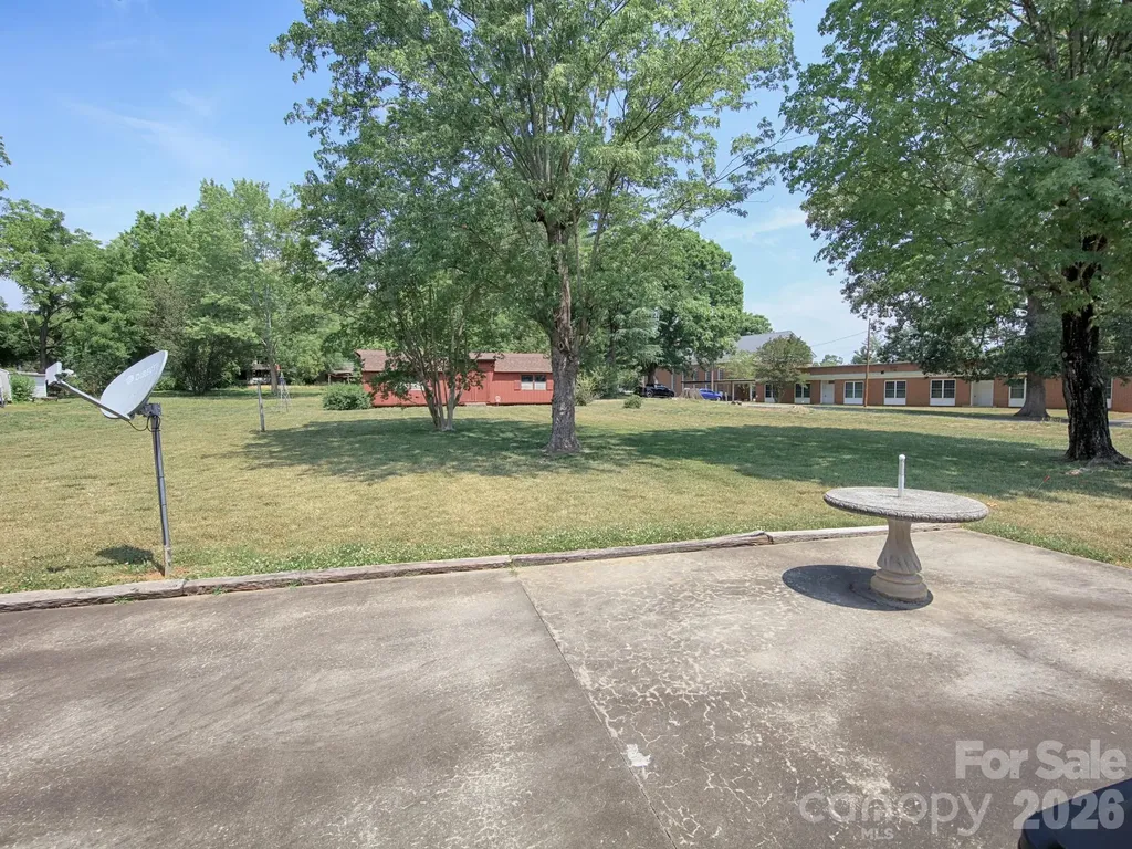 1005 Forest Park Drive Statesville NC 28677