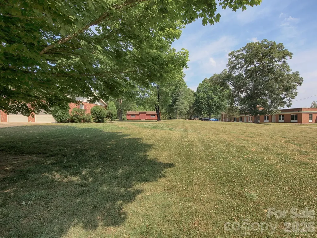 1005 Forest Park Drive Statesville NC 28677
