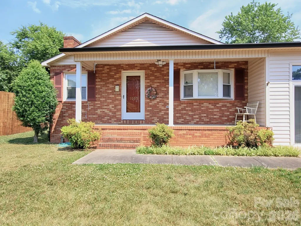 1005 Forest Park Drive Statesville NC 28677
