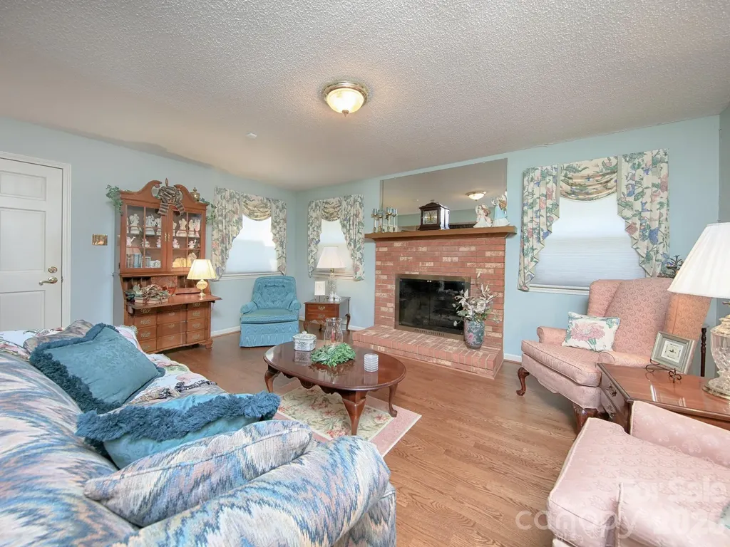 1005 Forest Park Drive Statesville NC 28677