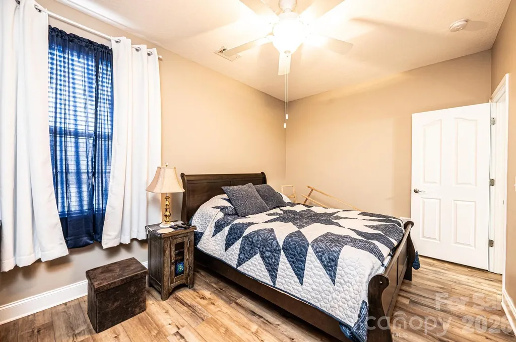 823 Wynnshire Drive Hickory NC 28601