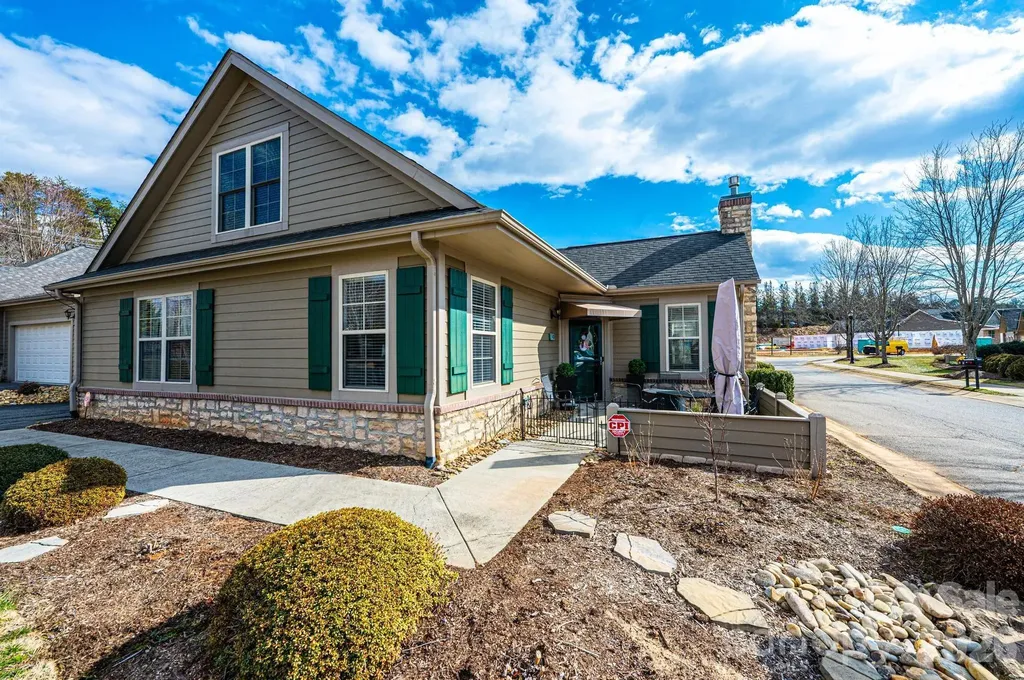 823 Wynnshire Drive Hickory NC 28601