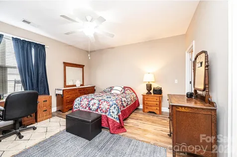 823 Wynnshire Drive Hickory NC 28601