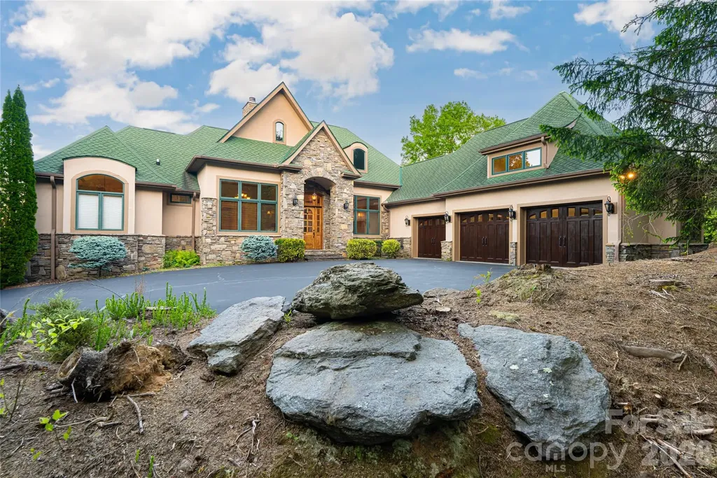 326 Summit Drive Whittier NC 28789