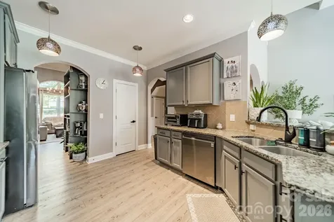 1204 Woodglen Lane Matthews NC 28104