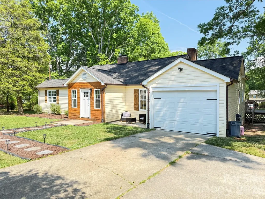 1442 Lee Pearson Road Lenoir NC 28645