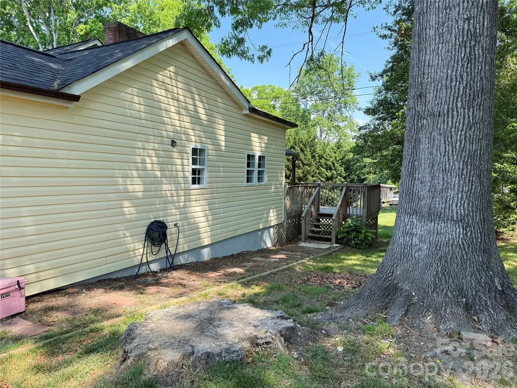 1442 Lee Pearson Road Lenoir NC 28645
