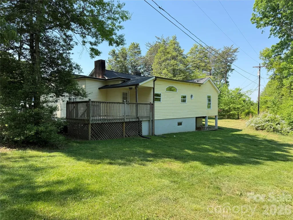 1442 Lee Pearson Road Lenoir NC 28645
