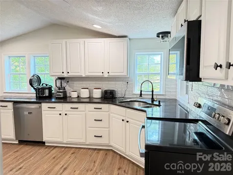 1442 Lee Pearson Road Lenoir NC 28645