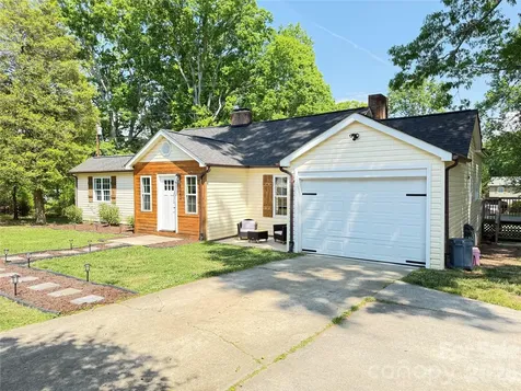 1442 Lee Pearson Road Lenoir NC 28645