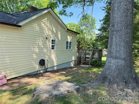 1442 Lee Pearson Road Lenoir NC 28645