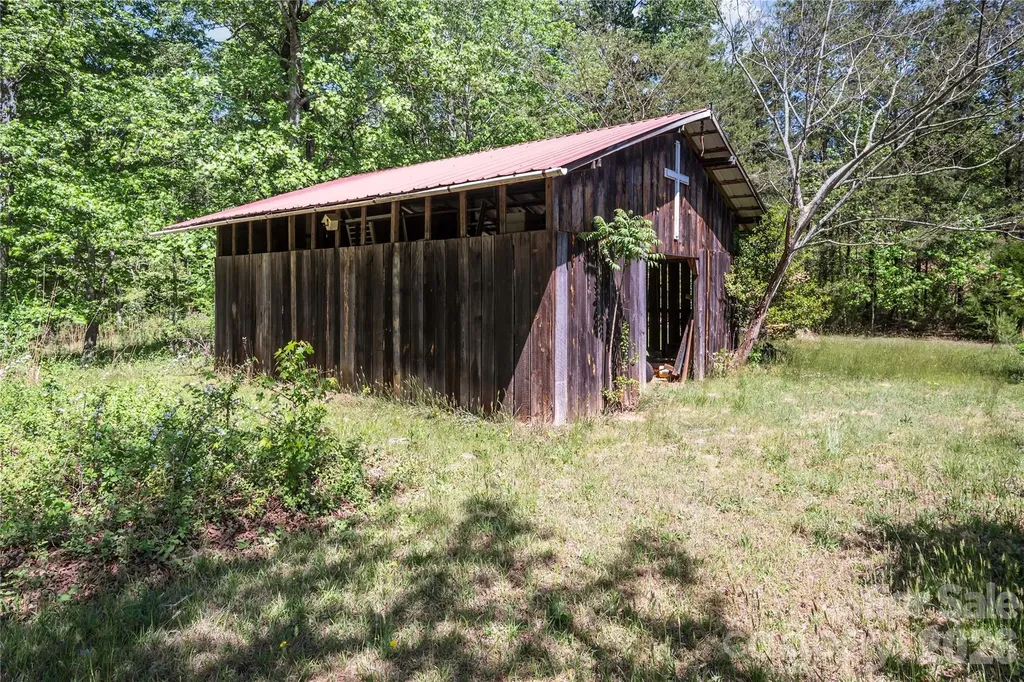 283 Constant Lane Columbus NC 28722