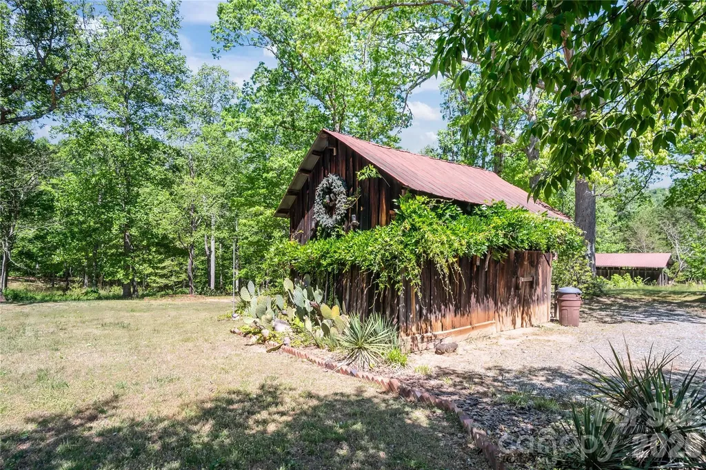 283 Constant Lane Columbus NC 28722
