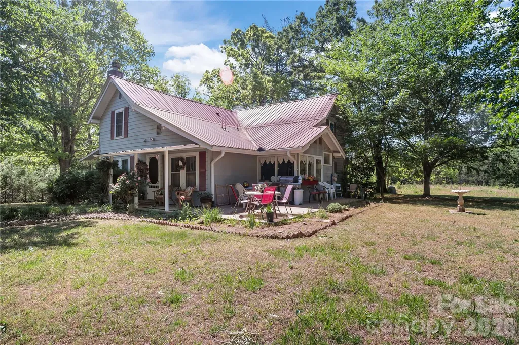 283 Constant Lane Columbus NC 28722
