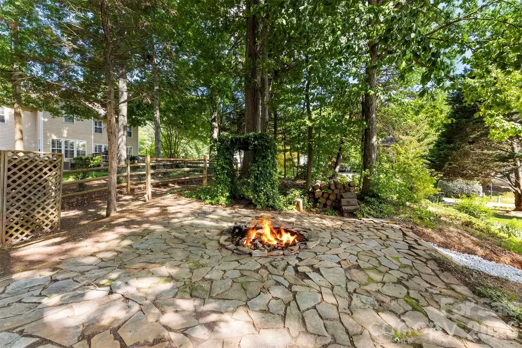 15027 Ashlight Drive Charlotte NC 28278