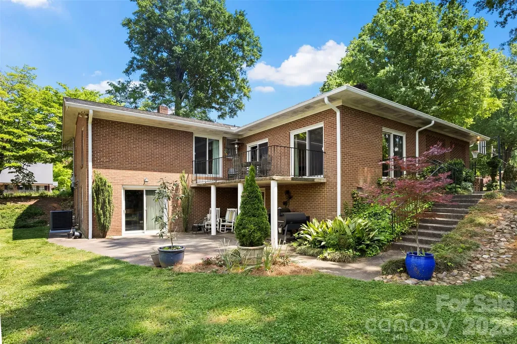 208 S Dixie Street Cherryville NC 28021
