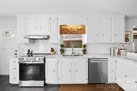 208 S Dixie Street Cherryville NC 28021