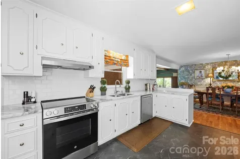 208 S Dixie Street Cherryville NC 28021