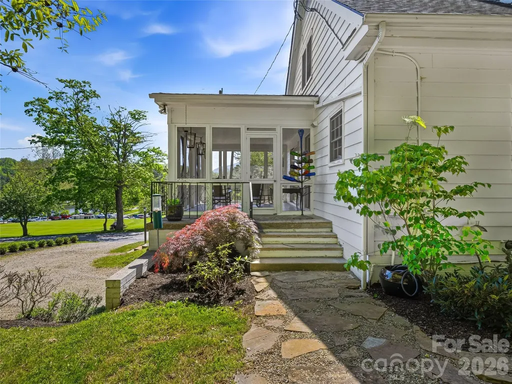 721 Golf Course Road Waynesville NC 28786