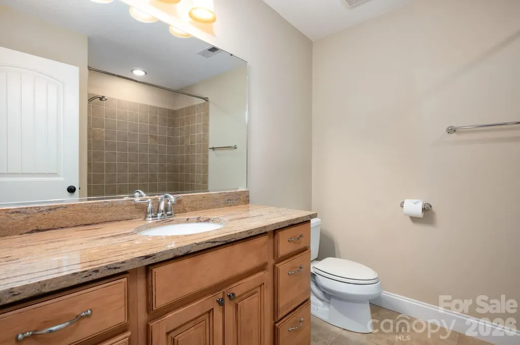 17 Bohemian Lane Asheville NC 28805