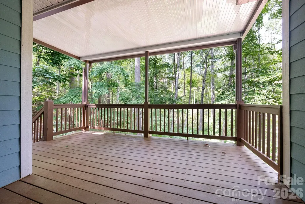 17 Bohemian Lane Asheville NC 28805