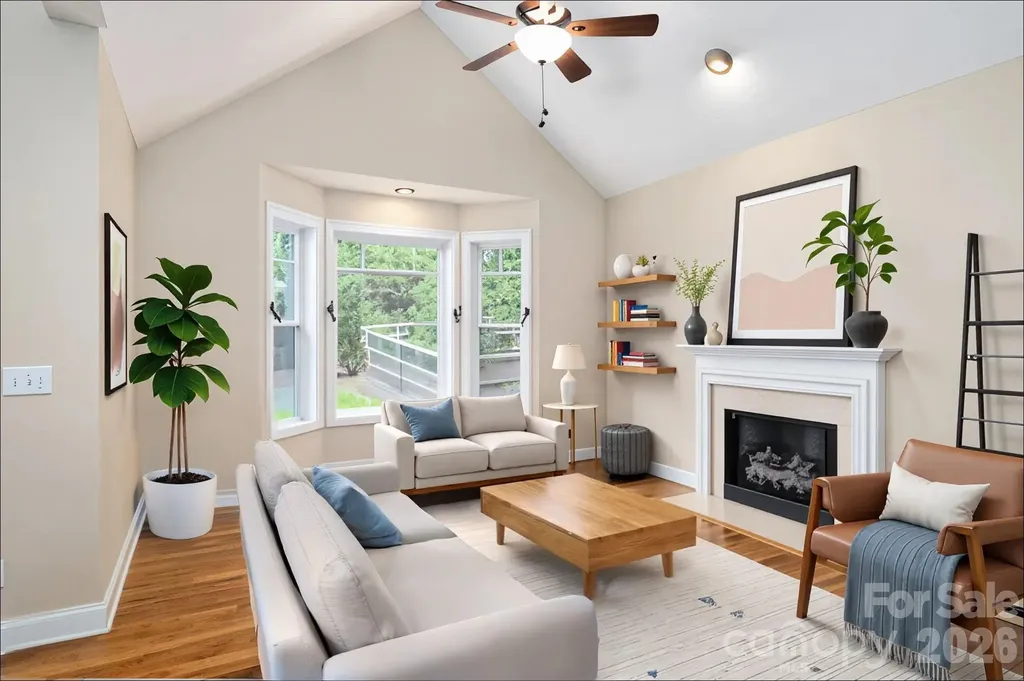 17 Bohemian Lane Asheville NC 28805
