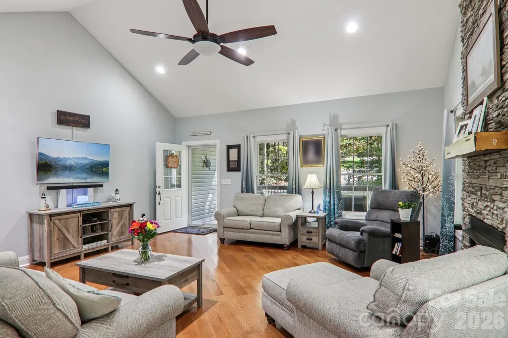 6 Wagon Trace Flat Rock NC 28731