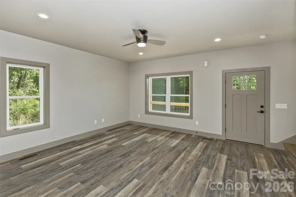 113 Caledonia Road Asheville NC 28803