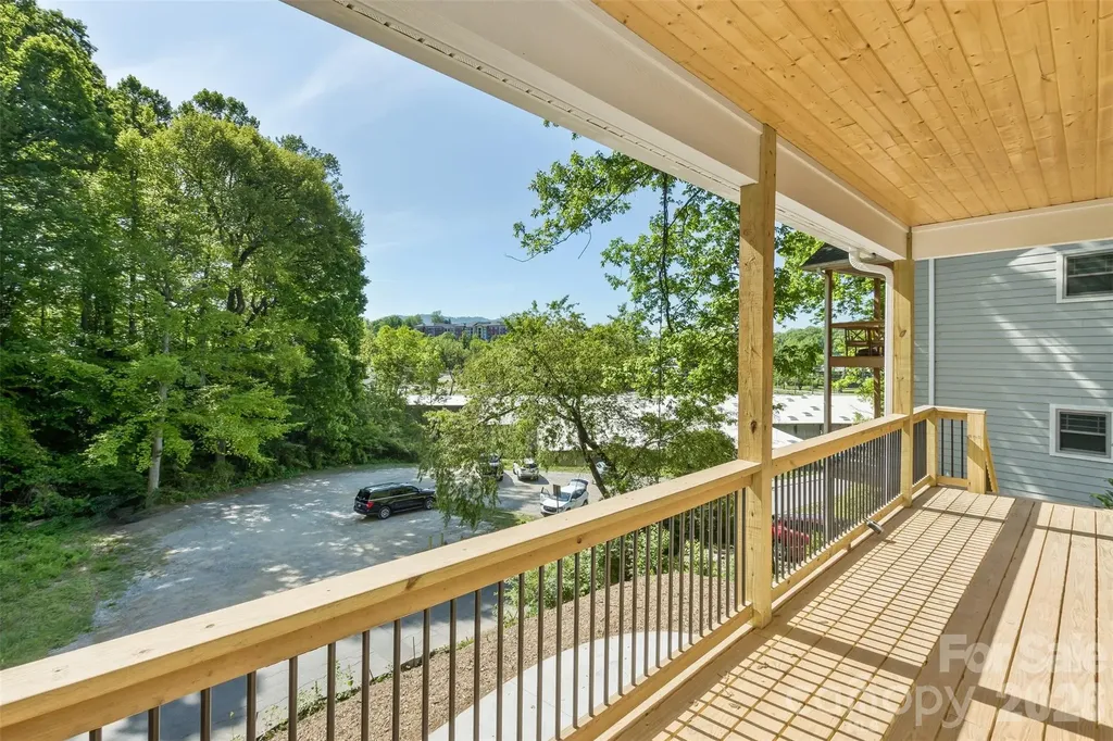113 Caledonia Road Asheville NC 28803