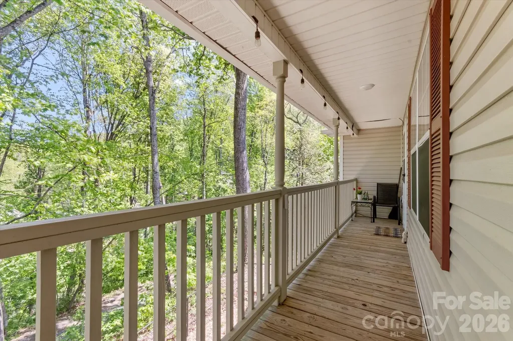 12 Hutchinson Woods Fletcher NC 28732