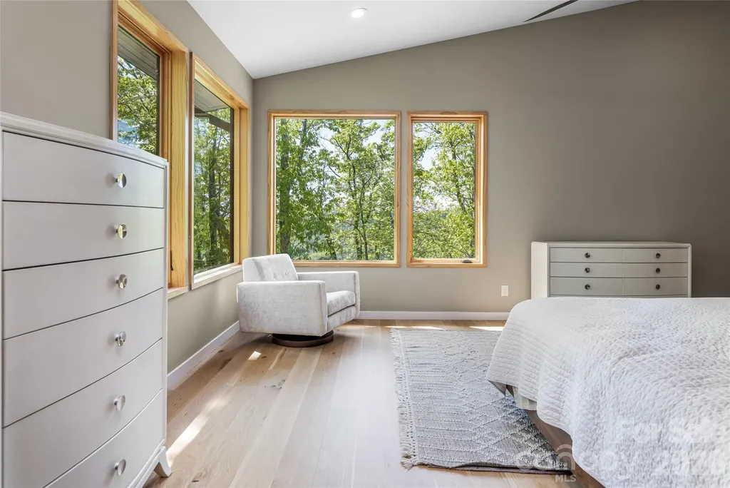 77 Mcintyre Drive Asheville NC 28803