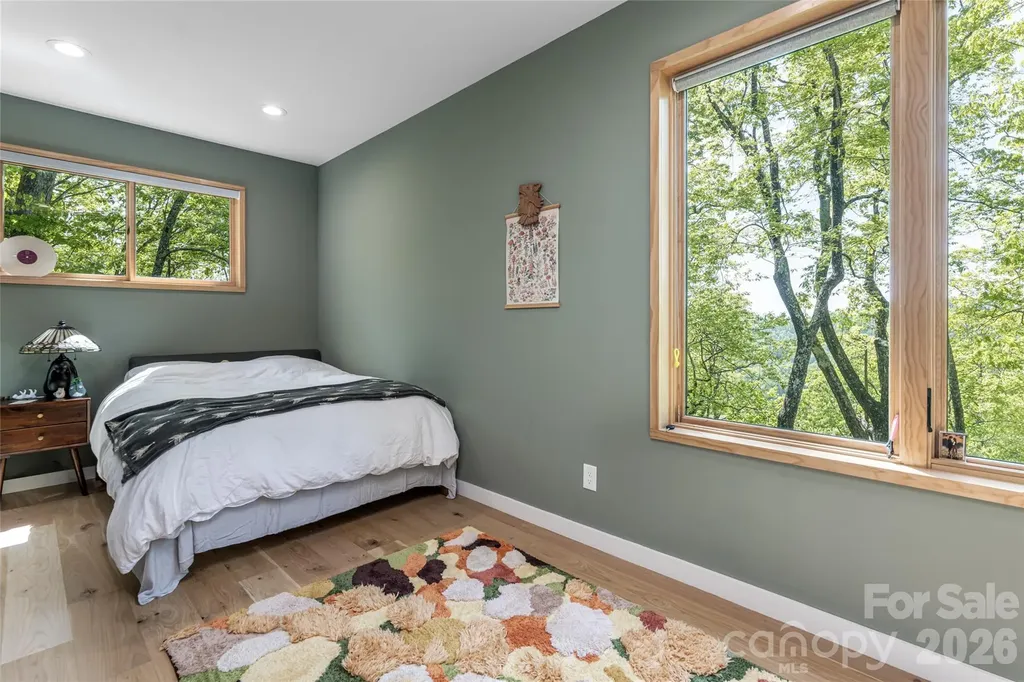 77 Mcintyre Drive Asheville NC 28803