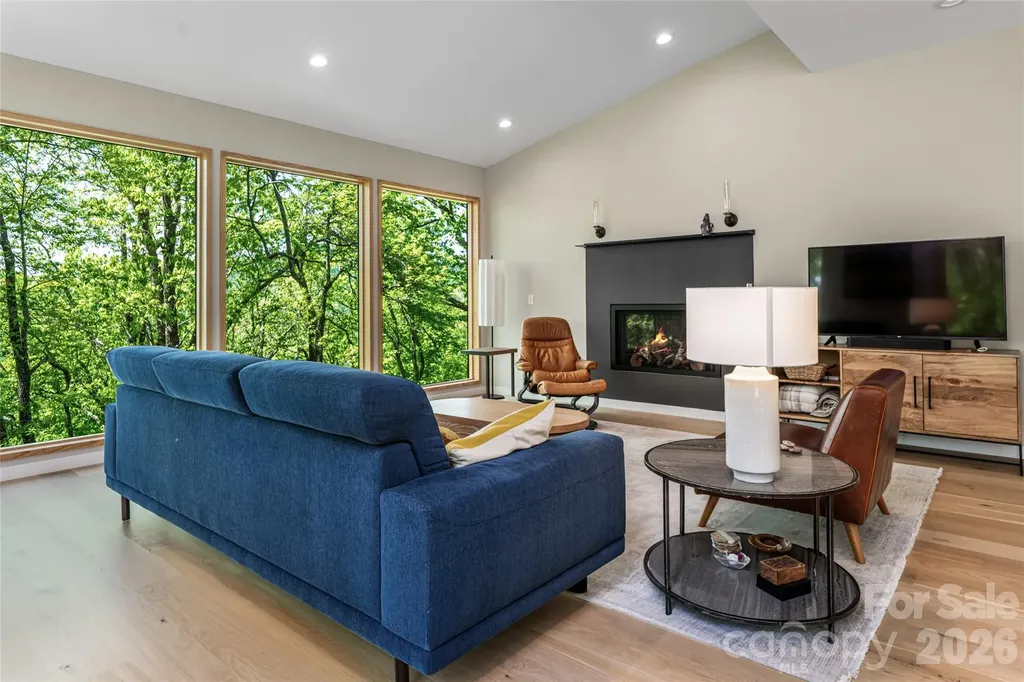 77 Mcintyre Drive Asheville NC 28803