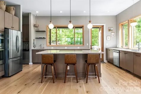 77 Mcintyre Drive Asheville NC 28803