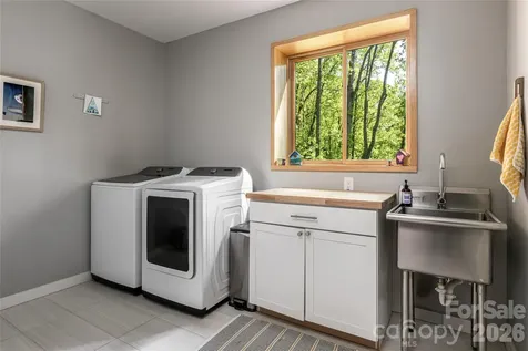 77 Mcintyre Drive Asheville NC 28803