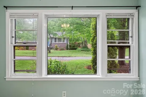 1106 Cherokee Drive Hendersonville NC 28739