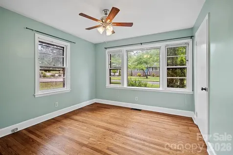1106 Cherokee Drive Hendersonville NC 28739