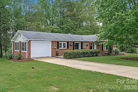 1106 Cherokee Drive Hendersonville NC 28739