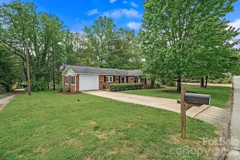 1106 Cherokee Drive Hendersonville NC 28739