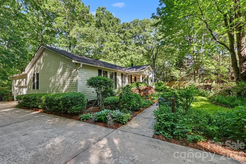 10112 Idlewild Road Matthews NC 28105